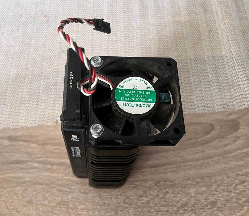 Procesor Intel Pentium II 266 MHz – Slot 1 – cu cooler original