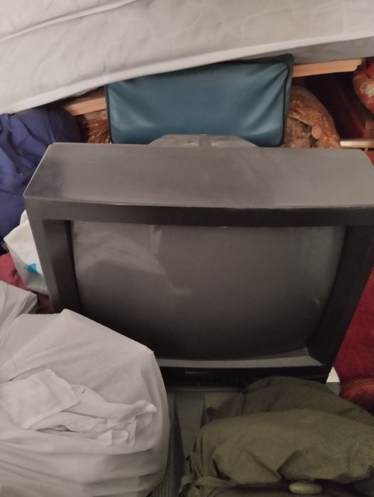 Телевизоры 4 штуки