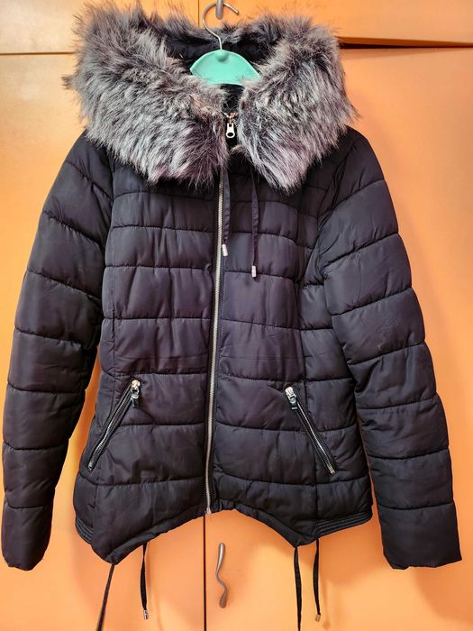 Черно късо зимно дамско яке