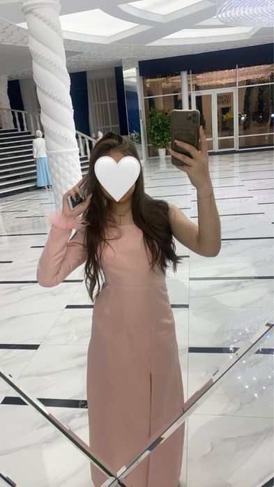 Вечернее платье длины миди