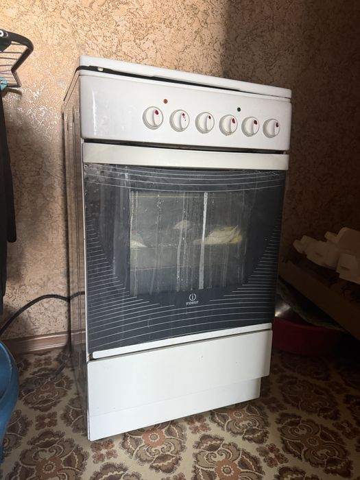 Продам электра плиту