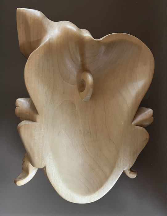 Уникални 50-годишни малки дърворезби от сандалово дърво