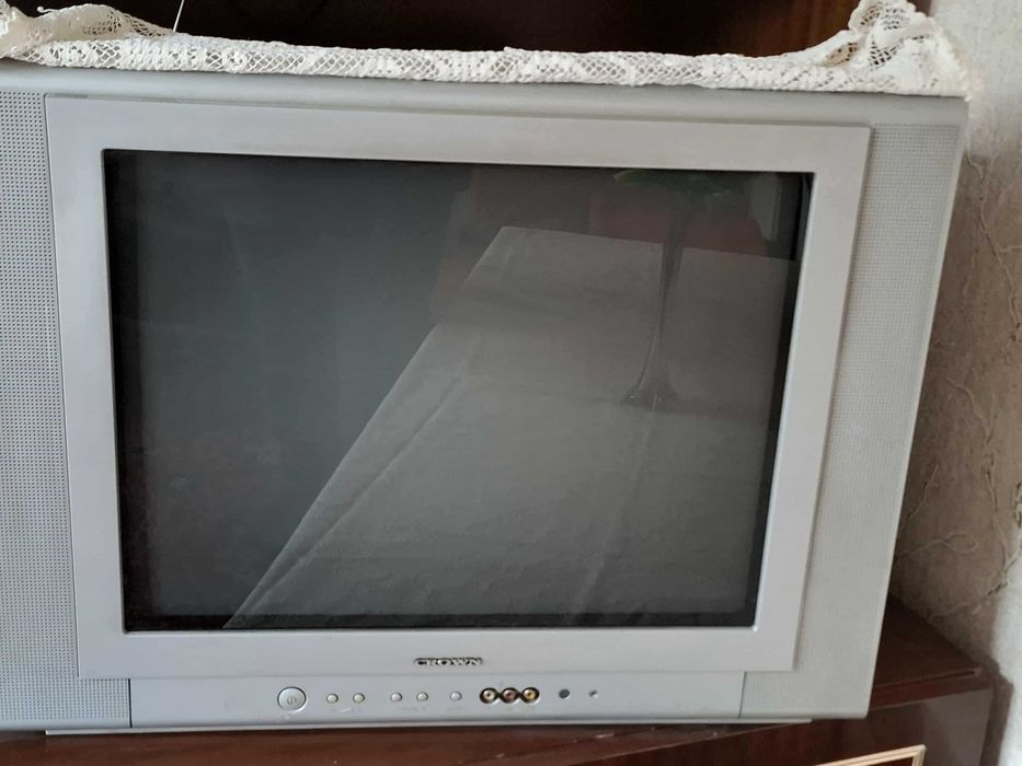 Телевизор CROWN - 21 инча с дистанционно