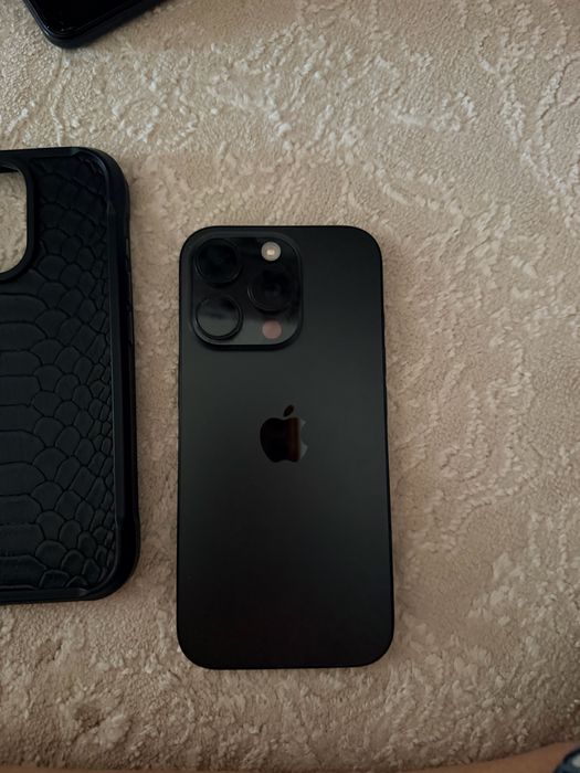 Iphone 16 pro ………………..