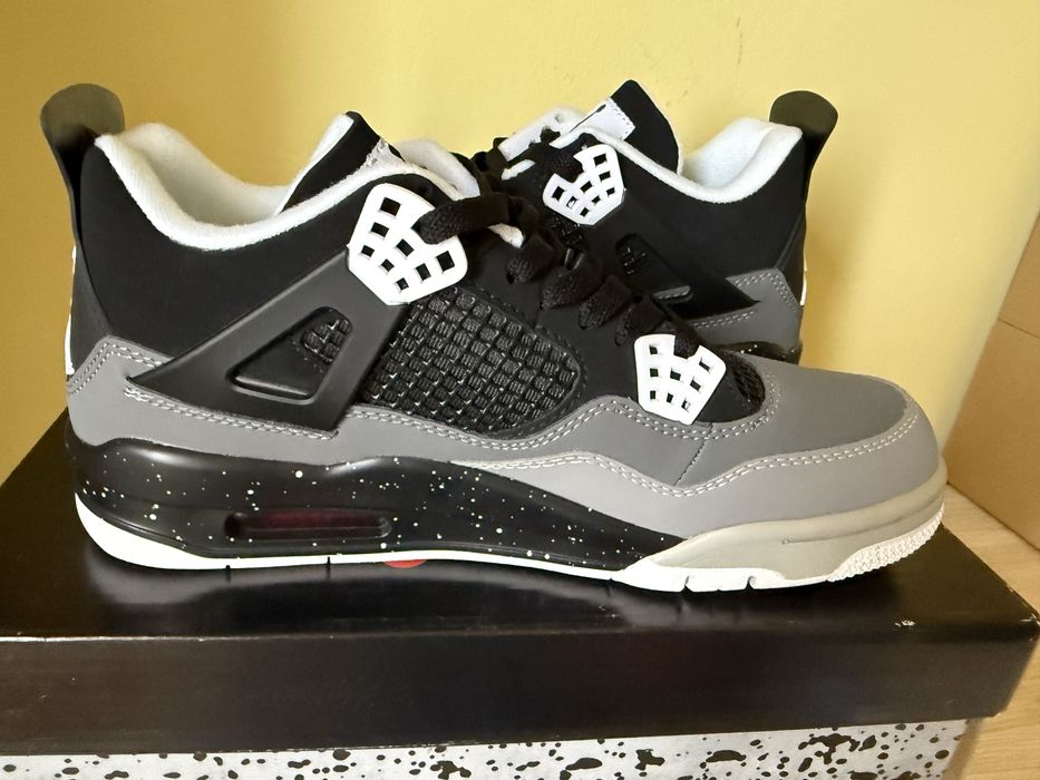 Jordan 4 Fear marimea 41 si 43