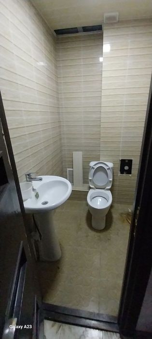 Арендага помешение 8 хоналик 1 этаж Рудакий кучасида жойлашган.Агентст