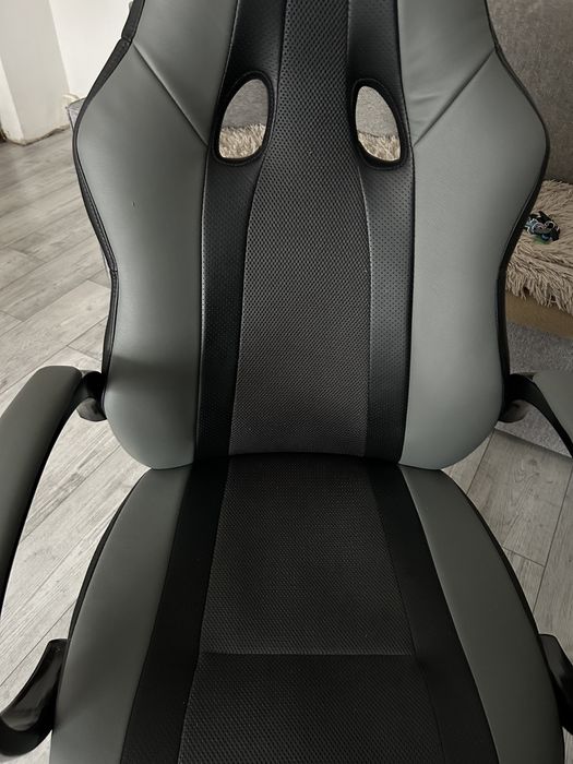 Scaun pentru gaming de piele