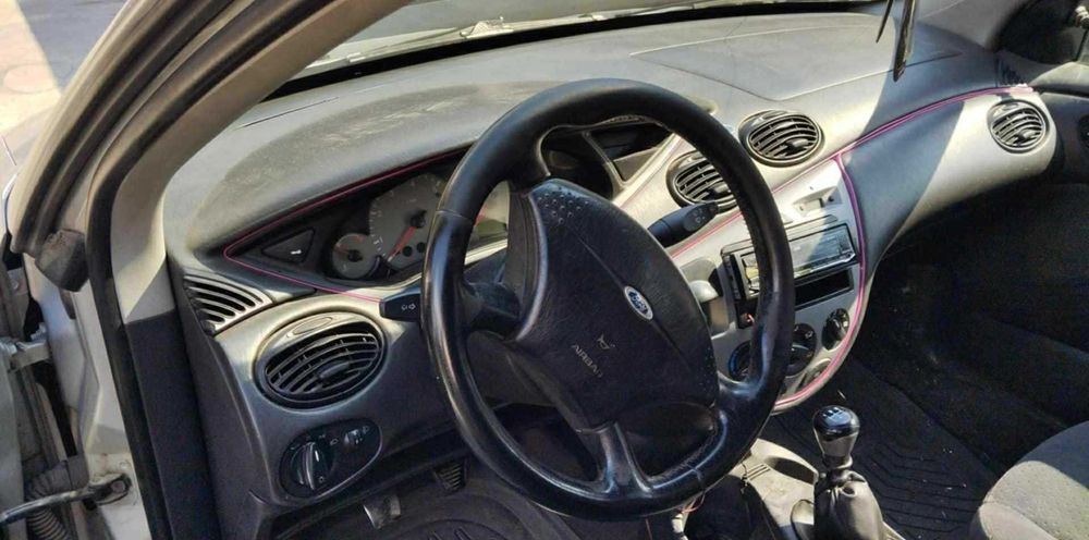 Vând ford focus an 2001