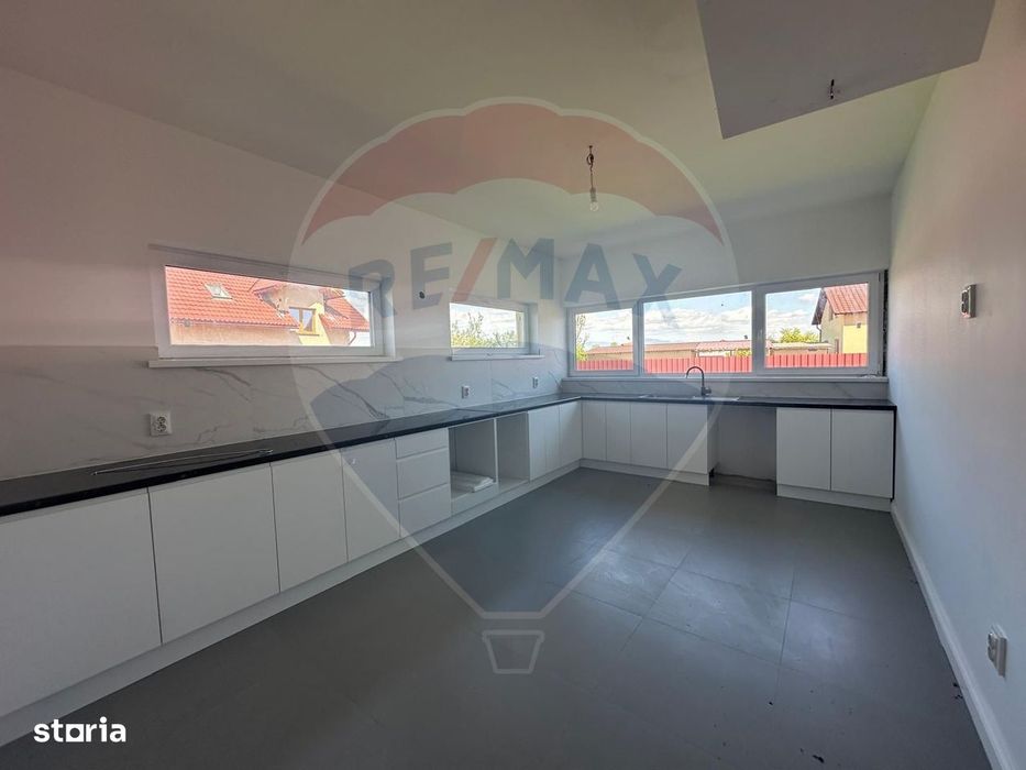 CASA cu TEREN- finisata interior/exterior
