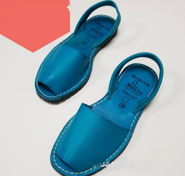 Новые. Размер 40.