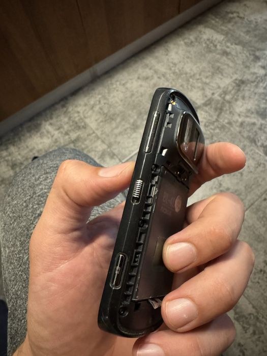 Продам Nokia 808