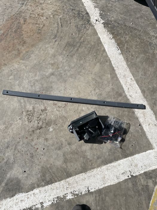 Автоматична машинка за странична врата на бус