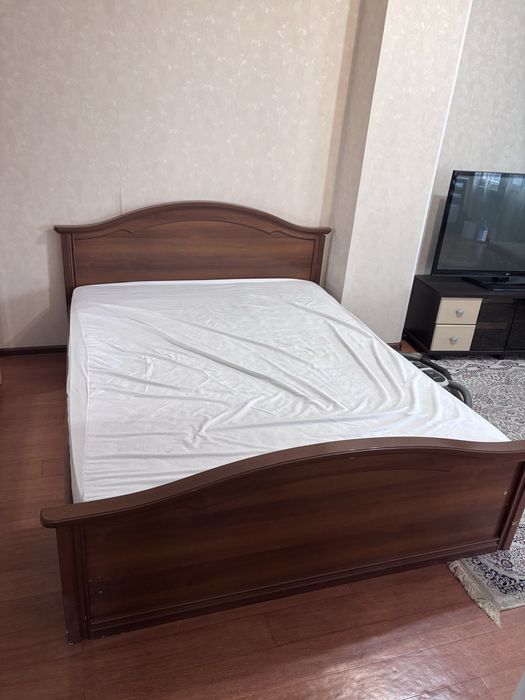 Продам Кровать 160х200, самовывоз.