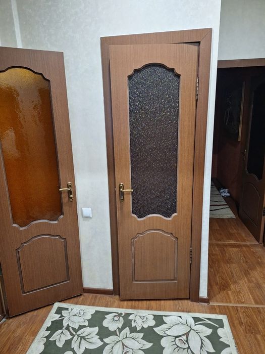 Продам двери в отличном состоянии с коробкой будем снимать 2 на 80