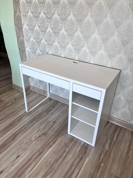 Стол Икеа письменный