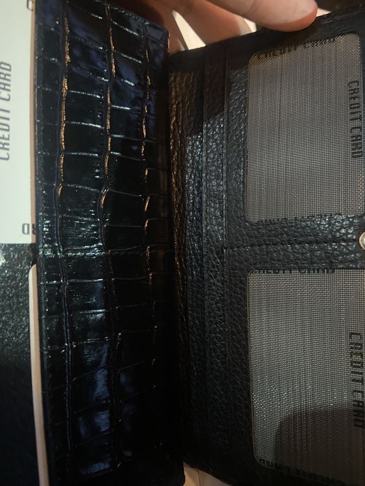 Новое кажанное портмоне