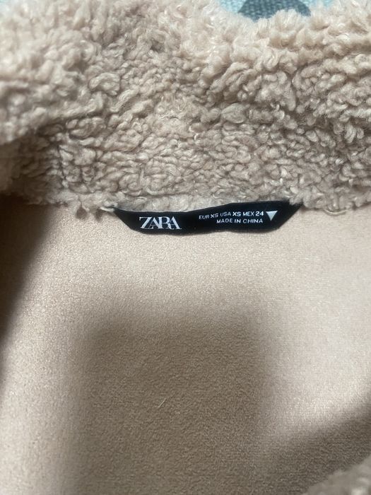 Пухено яке на Zara в цвят бежово, ХС размер, става и за С-оувърсайз е