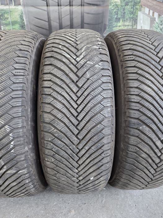 235/60/18 MICHELIN 4бр