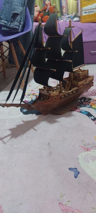 Продам сувенирный корабль ручной работы