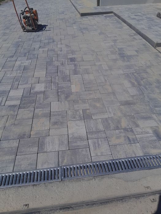 Montatori :Pavaje ,Garduri ,Borduri ..etc cu o experiență de peste 20