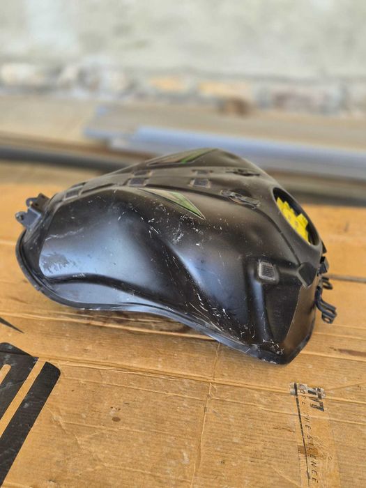 Резервоар за Kawasaki Z1000, Z900, Z650, MT-09, MV Agusta джанта ZX125