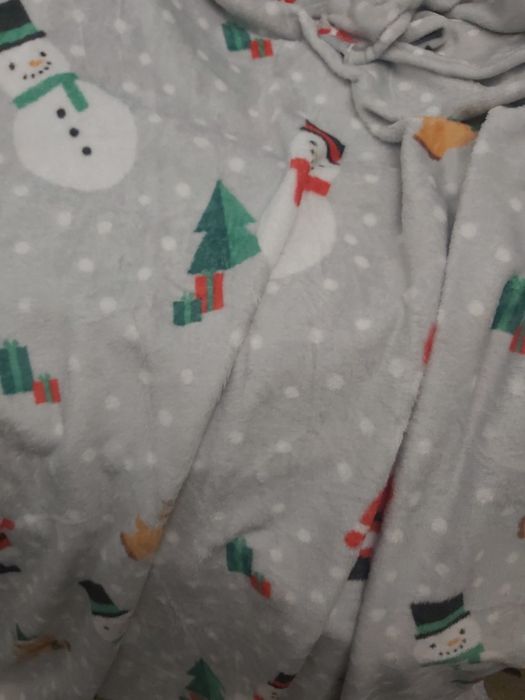 Продам пледы новогодние