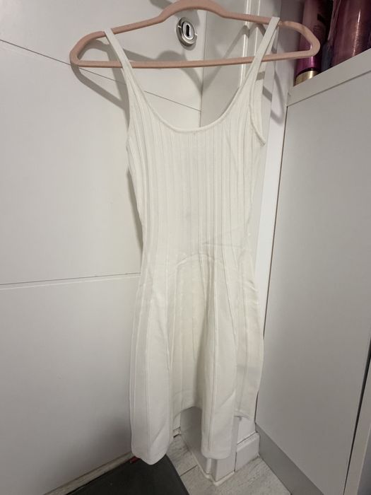 Rochie S- noua, cu eticheta Bershka