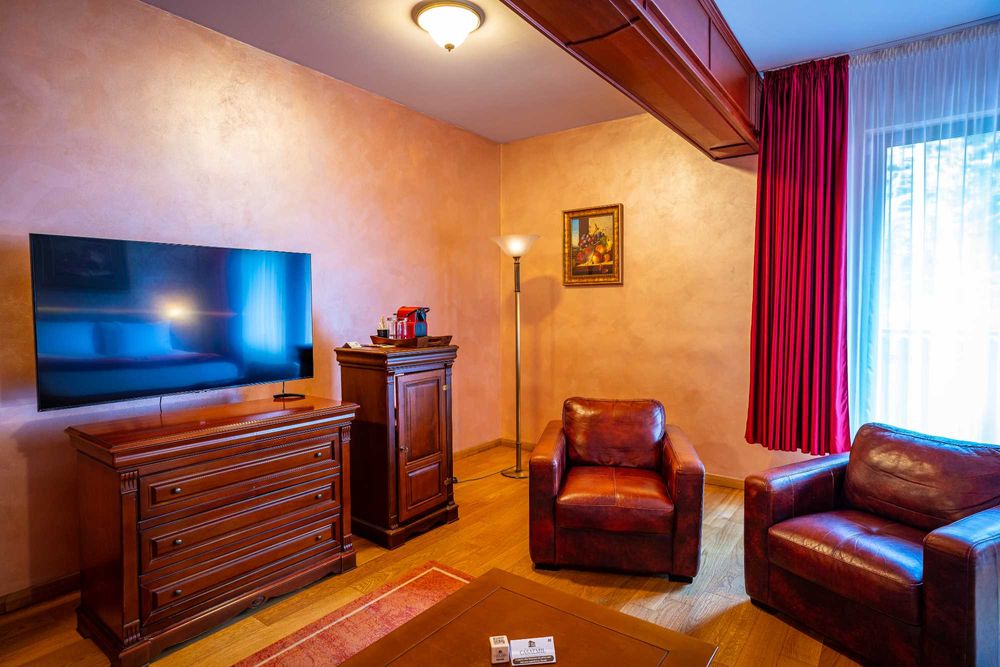 Vand mobilier camere hotel