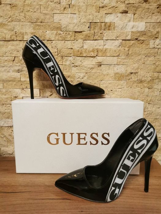 Дамски токчета GUESS