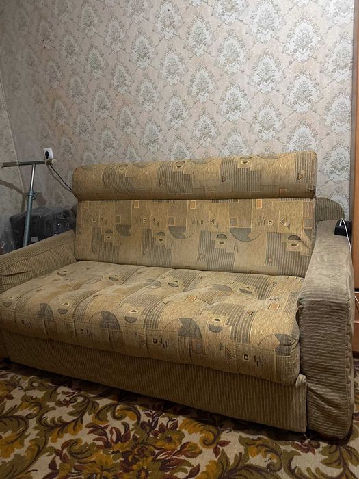 Продается двуспальный диван-кровать