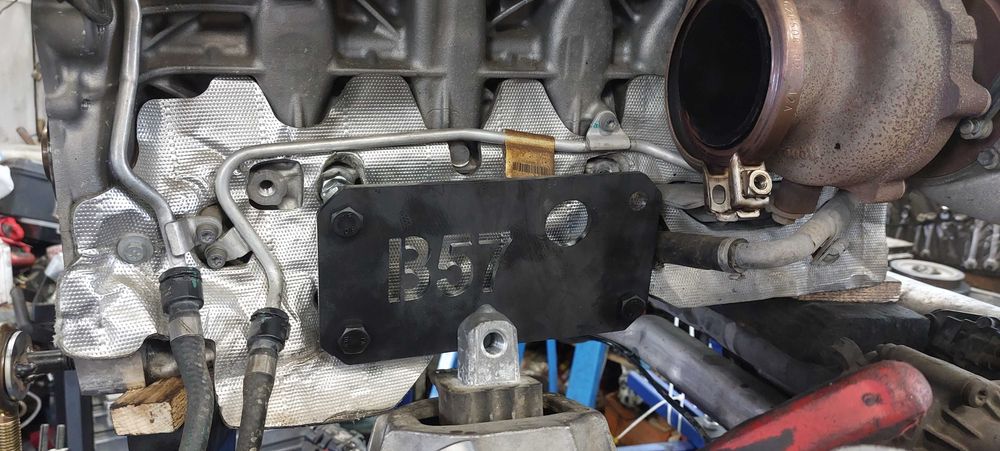 Стойка за двигатели BMW B57