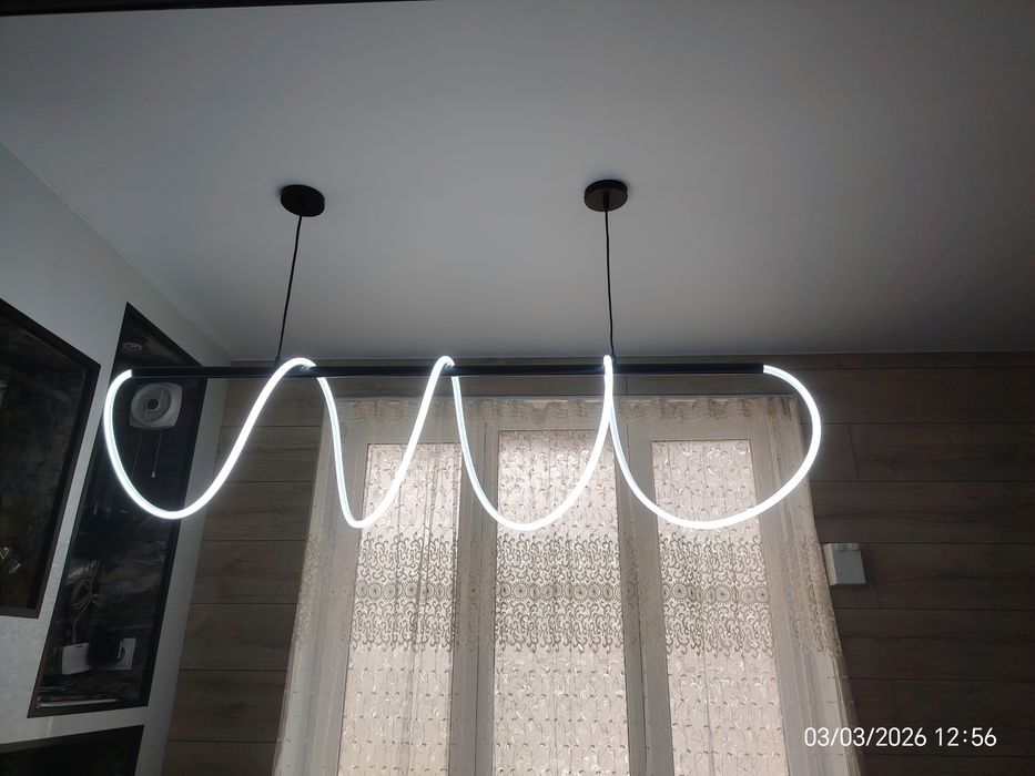 Продам потолочьную светодиодную люсртру