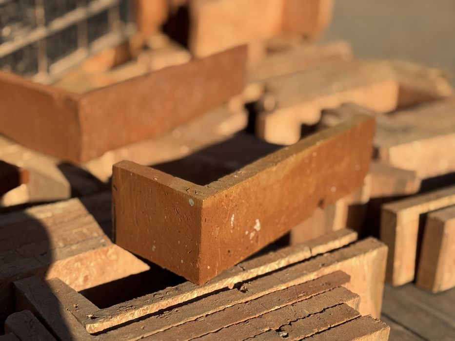 Caramida aparenta feliata noua miez 100% argila (decorativa, klinker )