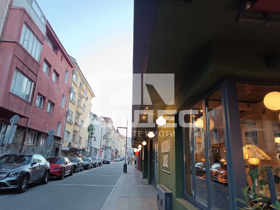 Дава се под наем Четиристаен апартамент в София, Център - 112 кв.м за 920 € - Снимка #16