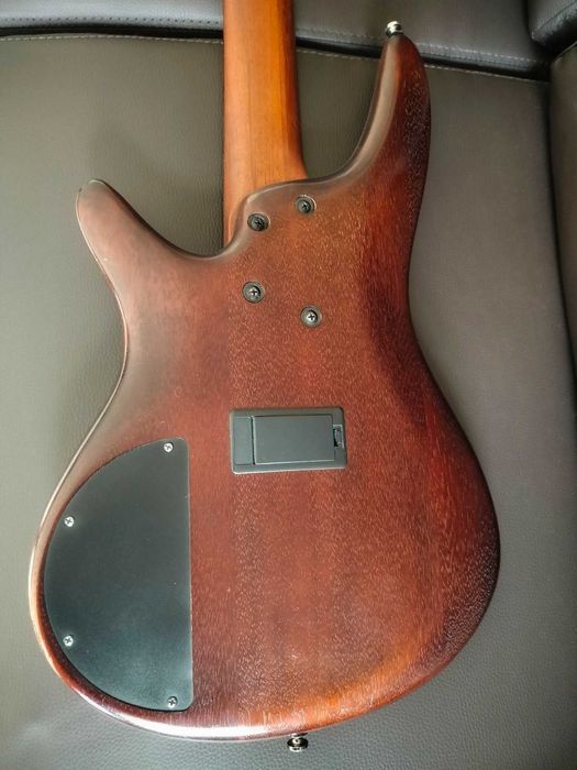 Петструнен бас Ibanez SR505