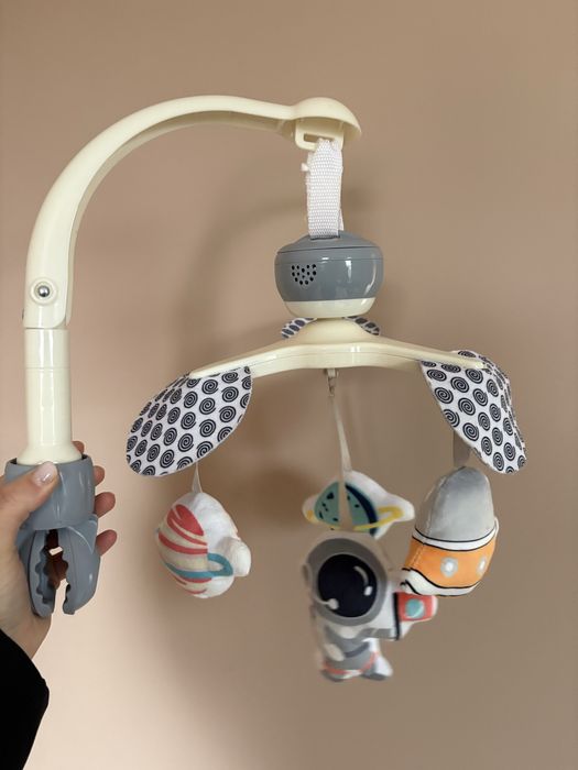 Играчка за детска кошара