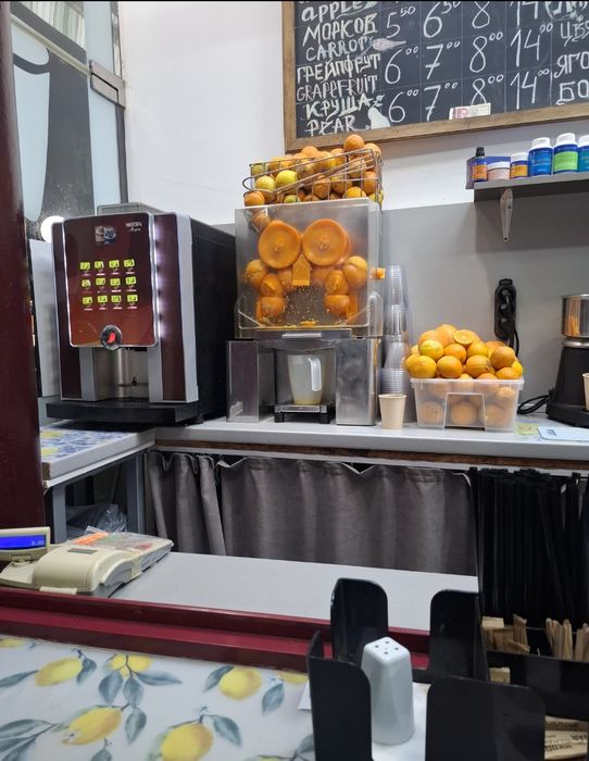 Цялостно оборудване за фреш бар.