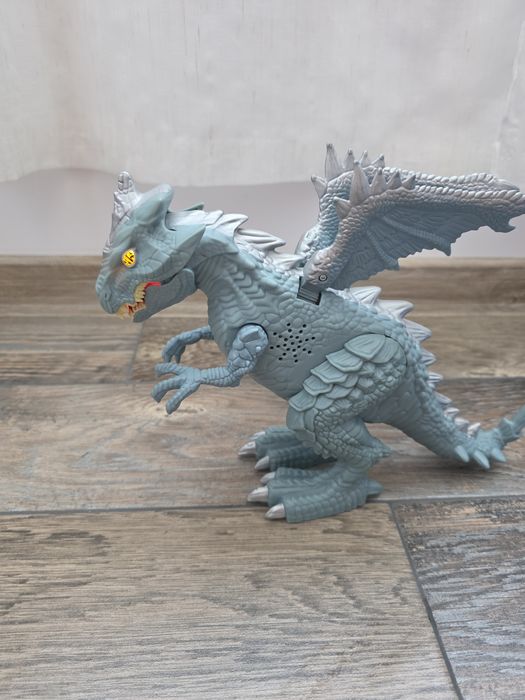 Играчка дракон със звуци