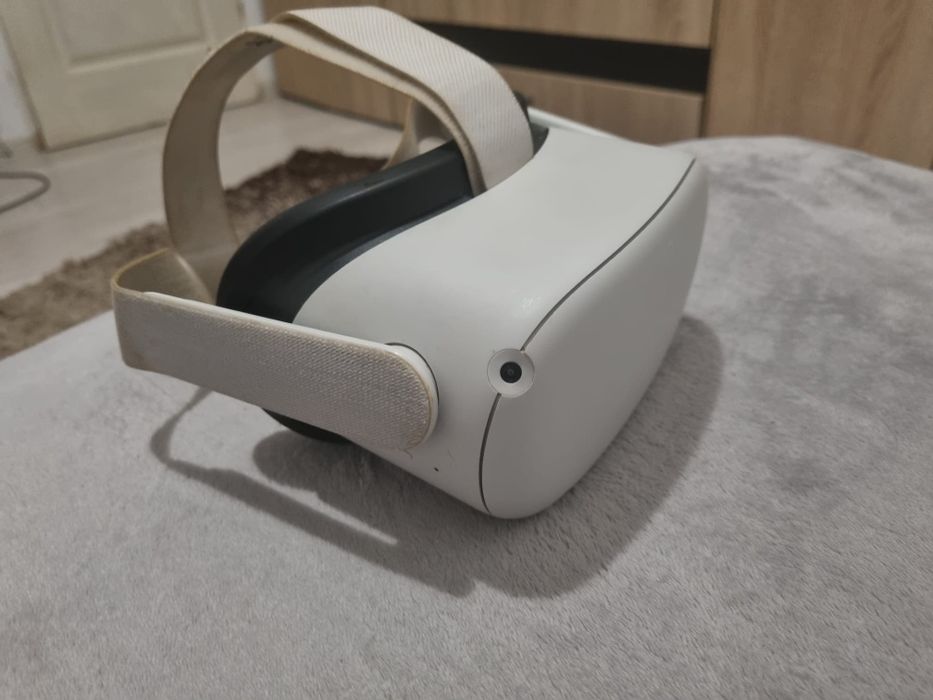 Vând Oculus Quest 2 128gb
