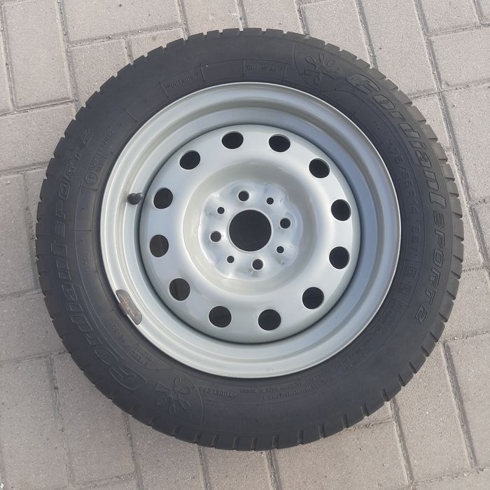 Продам летнию резину с диском r14  1шт