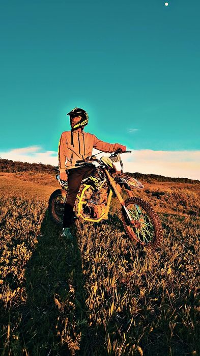 Cross kxd 150cc  merge foarte bine
