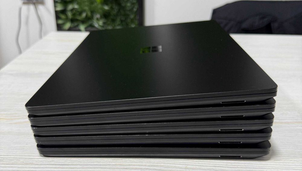 Microsoft Surface Laptop 3 13.5" 2K Sensor Core I7-10 gen 16GB/256GB