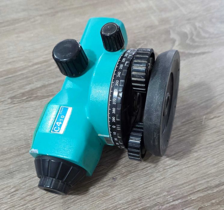 Оптичен нивелир SOKKIA C410