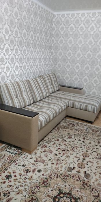 Продам диван б/у в хорошем состоянии.