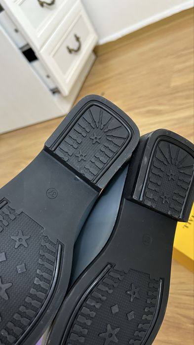 Продается новые ЛОФЕРЫ