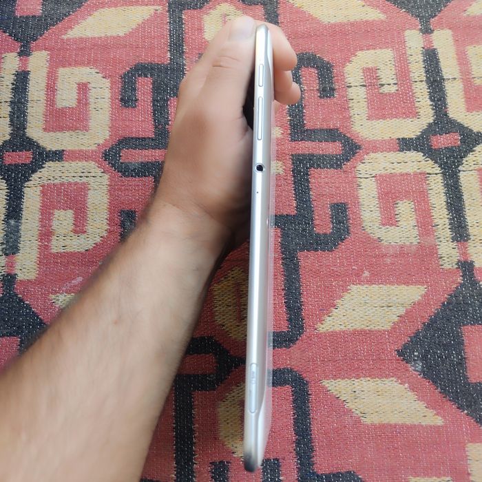 Samsung Galaxy Tab8.9  10.1 versiya.