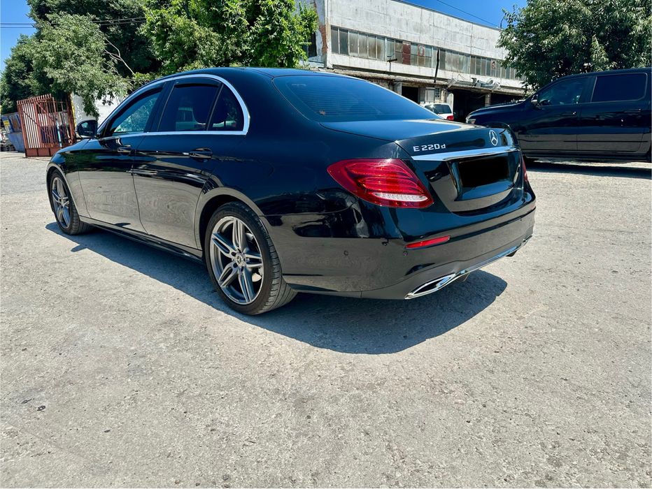 Mercedes-Benz E-class (W213) E 220d 194кс 9G-TRONIC 2017г Мерцедес