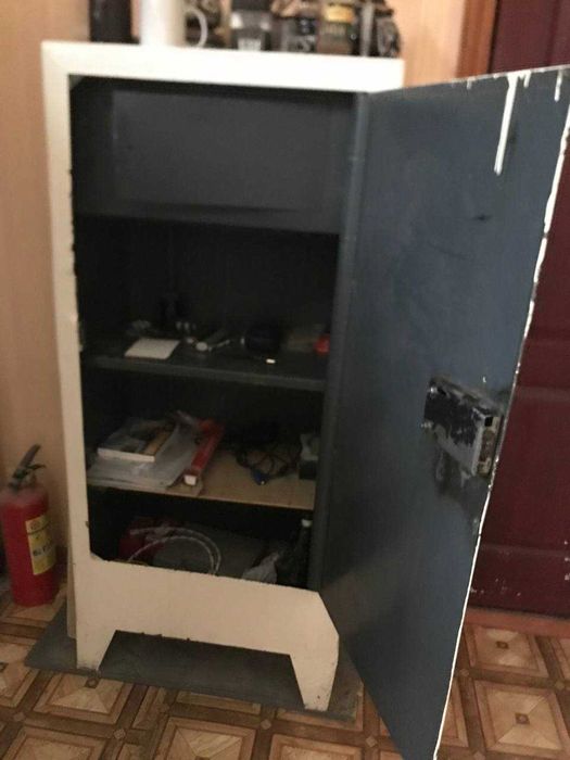 Офислар учун металл Сейф.