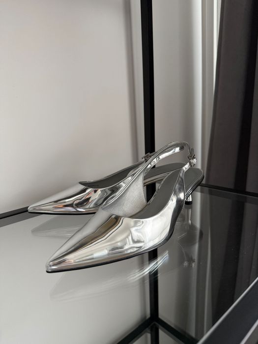 Pantofi stiletto