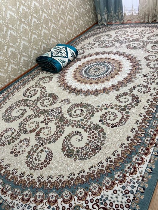 Шифонер диван ковер